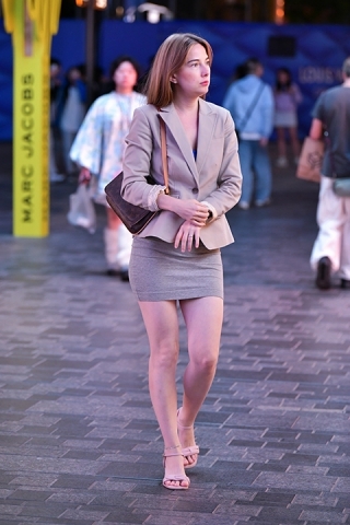 ★职业短裙美女