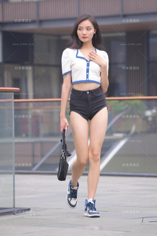 黑色热裤美女【原图+视频】MO_1075S