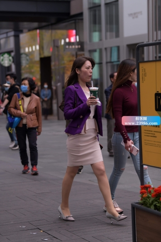 成熟的高跟美妇