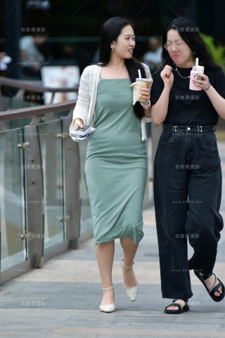 ★网衫长裙美女