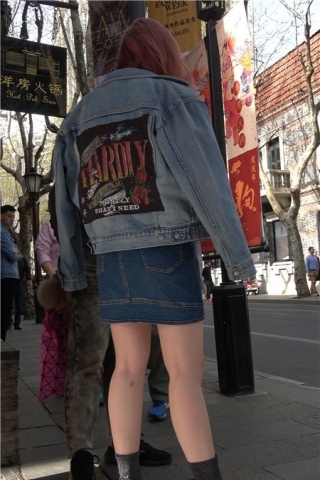 4k-美丽大方的牛仔小外套短裙女神姐姐 [1.03 GB]（视频版）