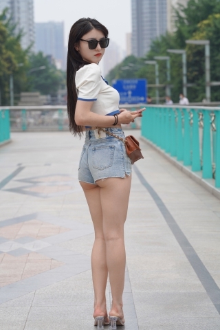 牛仔热裤美女【原图+视频】MO_1142T