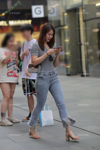 【凯恩赛贴】紧牛勾勒曲线美