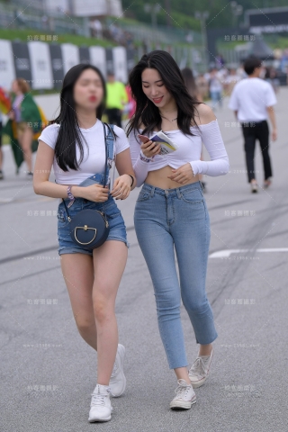 【韩国(Korea)街拍系列】紧身牛仔 藏不住的好身材