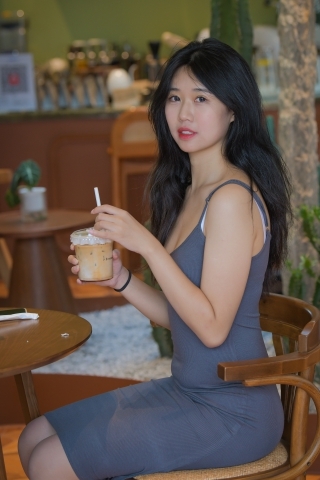 灰裙美女【原图+视频】