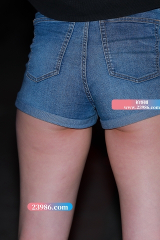 【视觉冲击赛帖】美背 热裤 翘臀 美眉