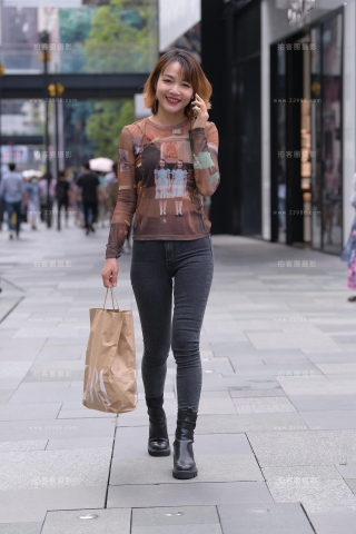 圆润~紧牛小姐姐