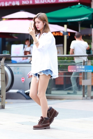 大头皮鞋小姐姐