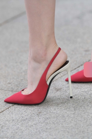 时尚性感吊带裙美女