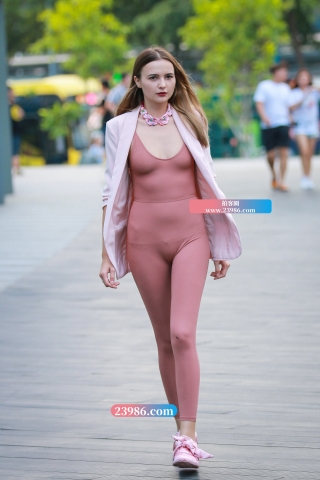 美丽的乌克兰姑娘预祝大赛圆满结束