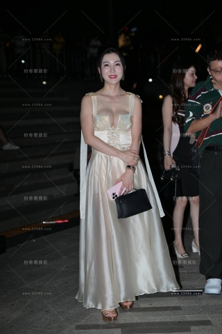 肤白貌美的贵妇