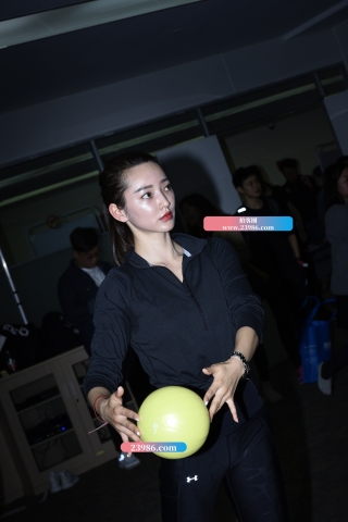 【咔喳赛贴】美女爱球操