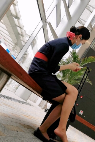 4K视频罕见东航空姐棕色si挑鞋真实震撼3分钟