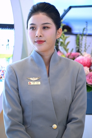 海航空姐-灰丝平底鞋-8K视频（视频版）