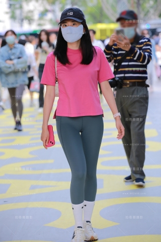 紧身瑜伽裤美眉