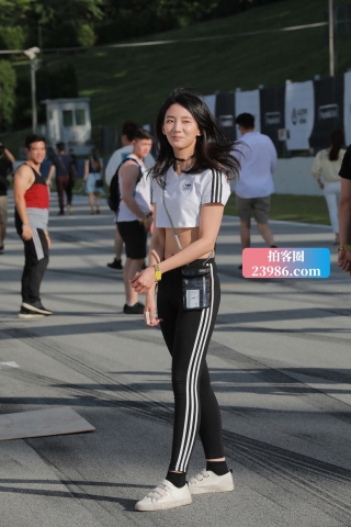 运动裤邻家小妹