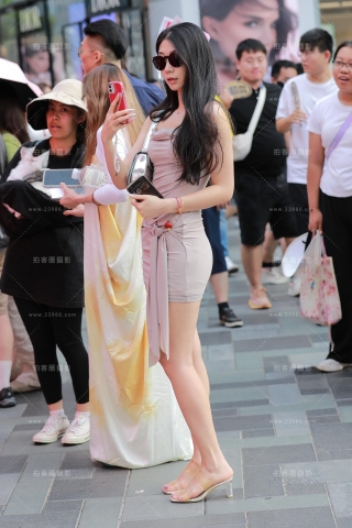 长腿包臀裙美女