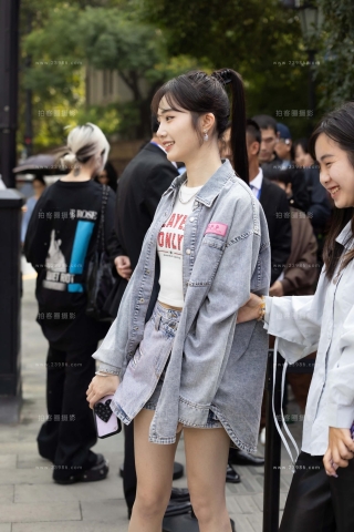 时装周拍摄高颜值的上戏女演员