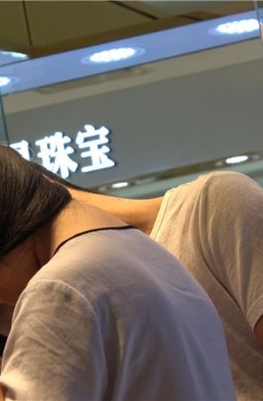 4K - 妹纸的一双凉高跟配丝袜美足令人垂涎 [1.14 GB/MP4]