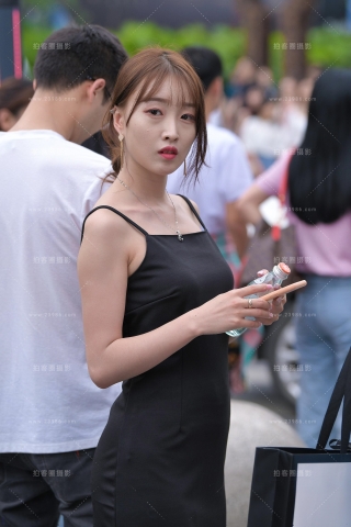 性感美背小姐姐