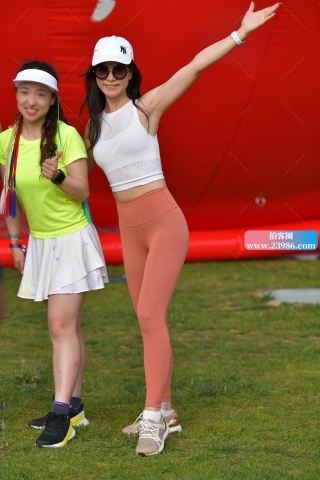 ★拍照瑜伽紧身裤美女