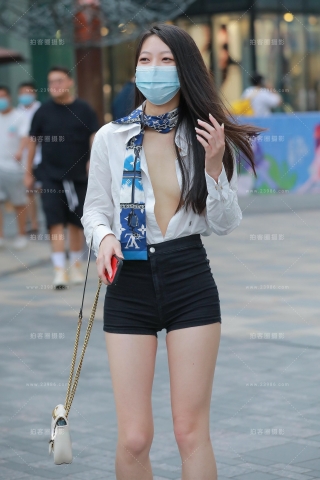 【玻璃赛帖】黑色热裤小妹