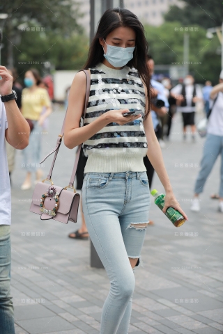 浅蓝牛高挑女友