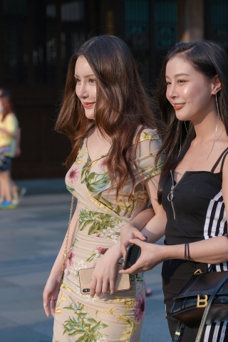 黄昏下de闺蜜同行