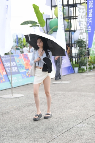 白白净净的妹纸