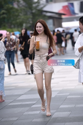 想不想来一口小姐姐的菊花茶