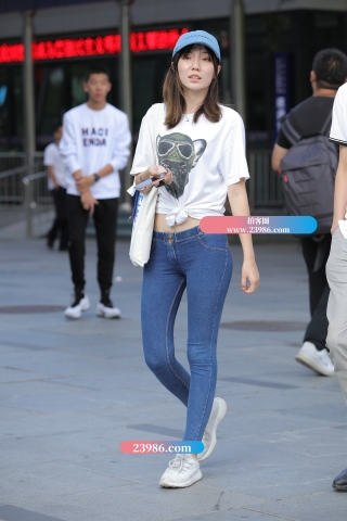 【视觉冲击赛帖】紧身 蜜桃裤美眉