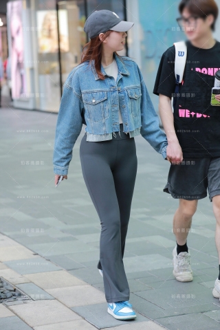 黑色瑜伽裤女友