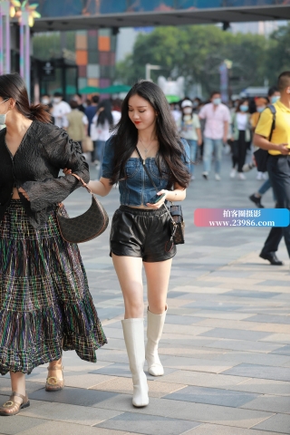 灿烂笑容小姐姐