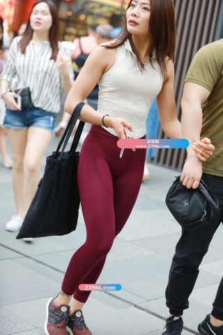 【视觉冲击赛帖】艳遇最美的她，酒红色的味道