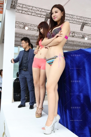 性感比基尼模特