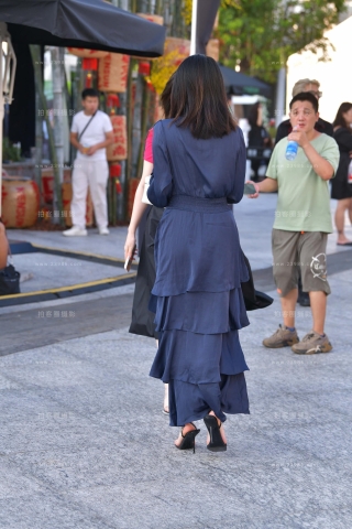 长裙优雅凉高女人