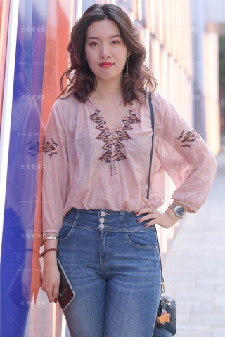 【街拍之魂赛帖】这种紧牛你喜欢吗