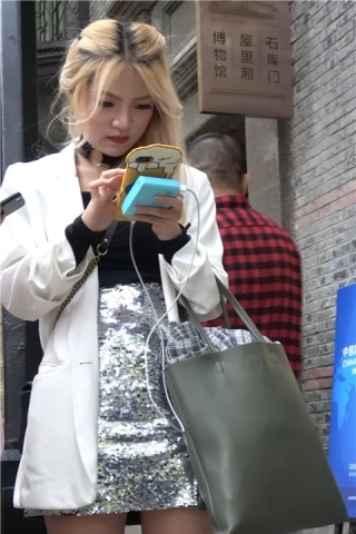 黄发美眉 [1.31 GB/MP4]（视频版）