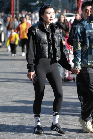 黑色紧身瑜伽裤