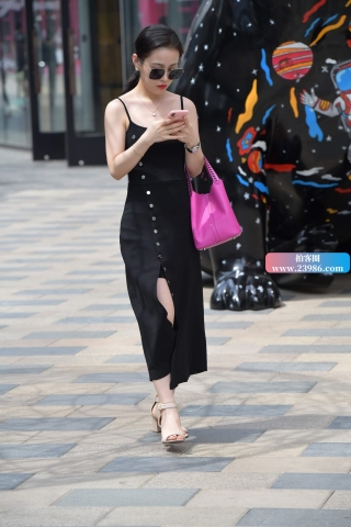 这位姐姐长得美