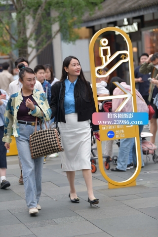 街拍穿R丝的朲槭