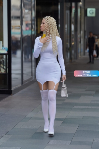 街拍性感包臀裙洋妞【原图+视频】