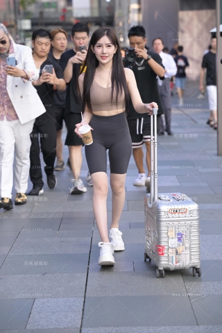 可爱紧身裤小姐姐