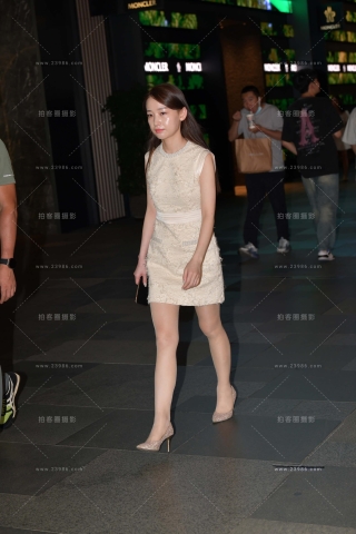 魅力高跟鞋，R丝袜美女