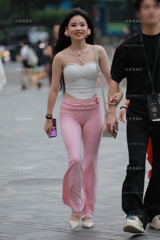 粉色紧身裤女友