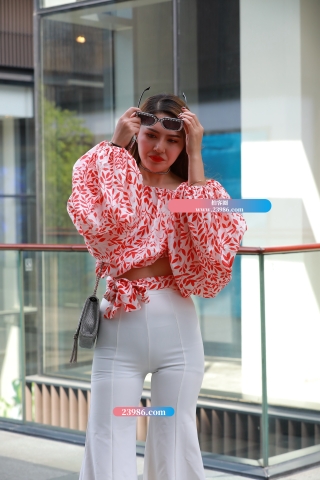 【视觉冲击赛帖】难得一遇极品 白裤美