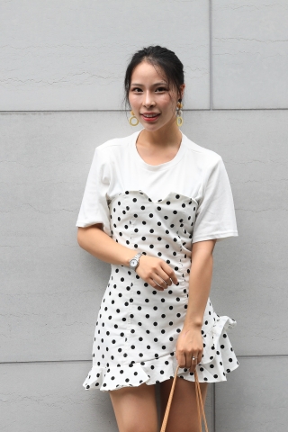 大方爱笑的女孩