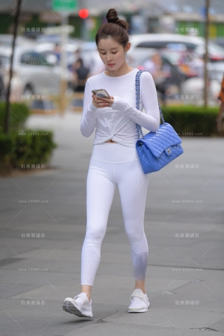 【红石赛帖】白色性感紧身裤美女