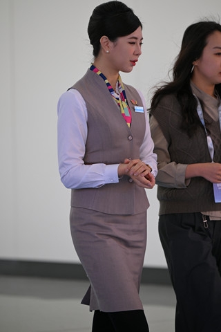 微厚黑丝-灰色制服-这是哪家空姐呢（完整版）