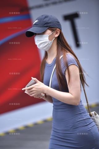 【咔喳赛帖】兰色紧身裙